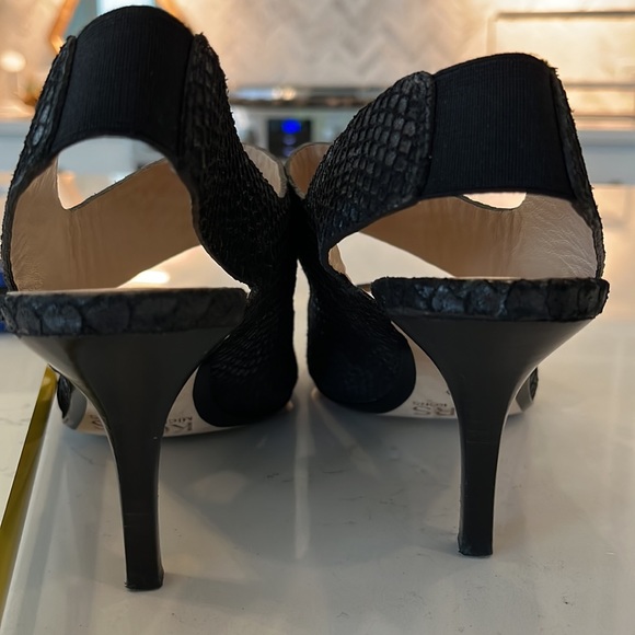 Kors Michael Kors pull on blackish python embossed. Heeled sandal size 5 1/2. - Picture 5 of 10